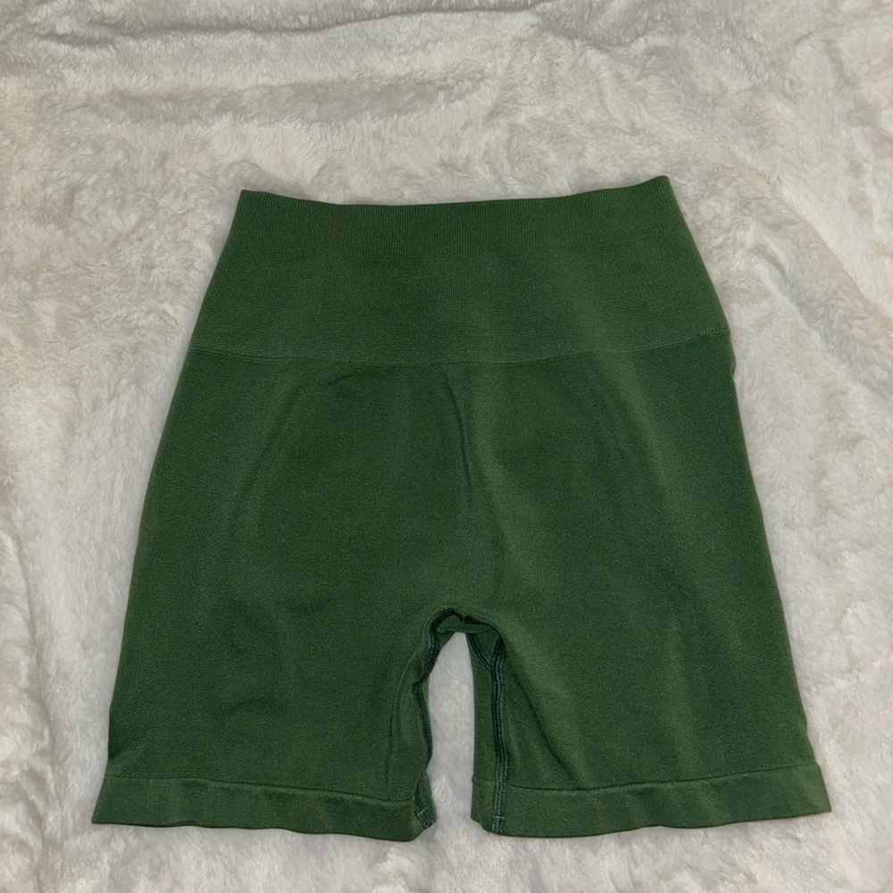 Alphalete Amplify Shorts 4.5” - Jade | Size S